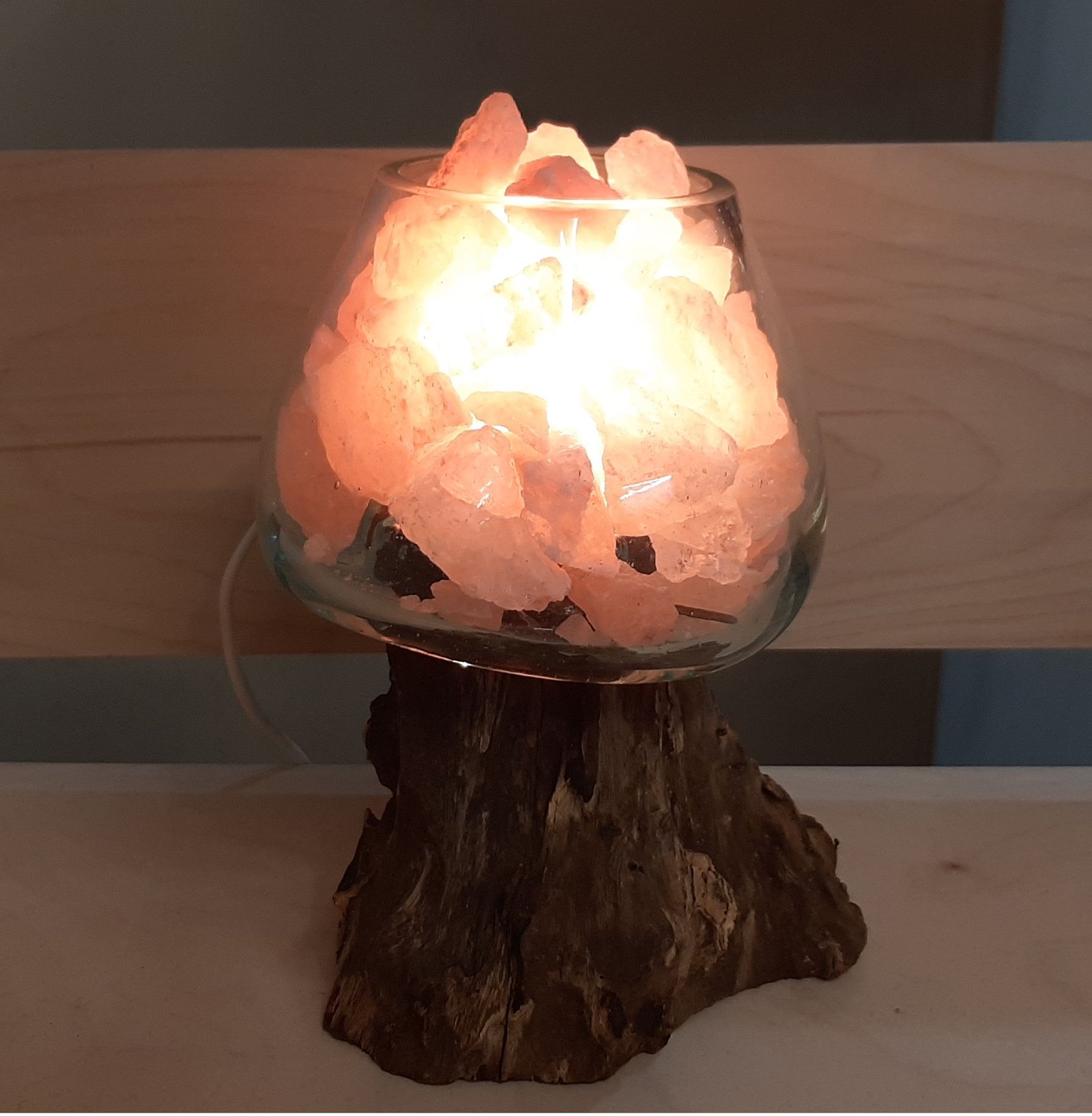 Lampada di sale Himalayano vetro e legno (misura grande) - Erboristeria  Officina del Naturale Mestre